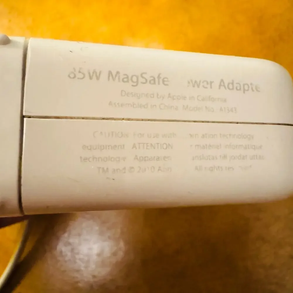 Apple 85W MagSafe Power Adapter A1343 MacBook Pro Genuine Apple Working